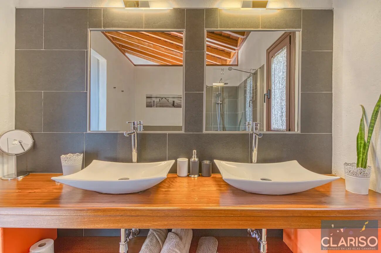 Casa El Peral: Architektenhaus mit Panoramaterrasse und getrennten Schlafflügeln in Puntagorda auf La Palma