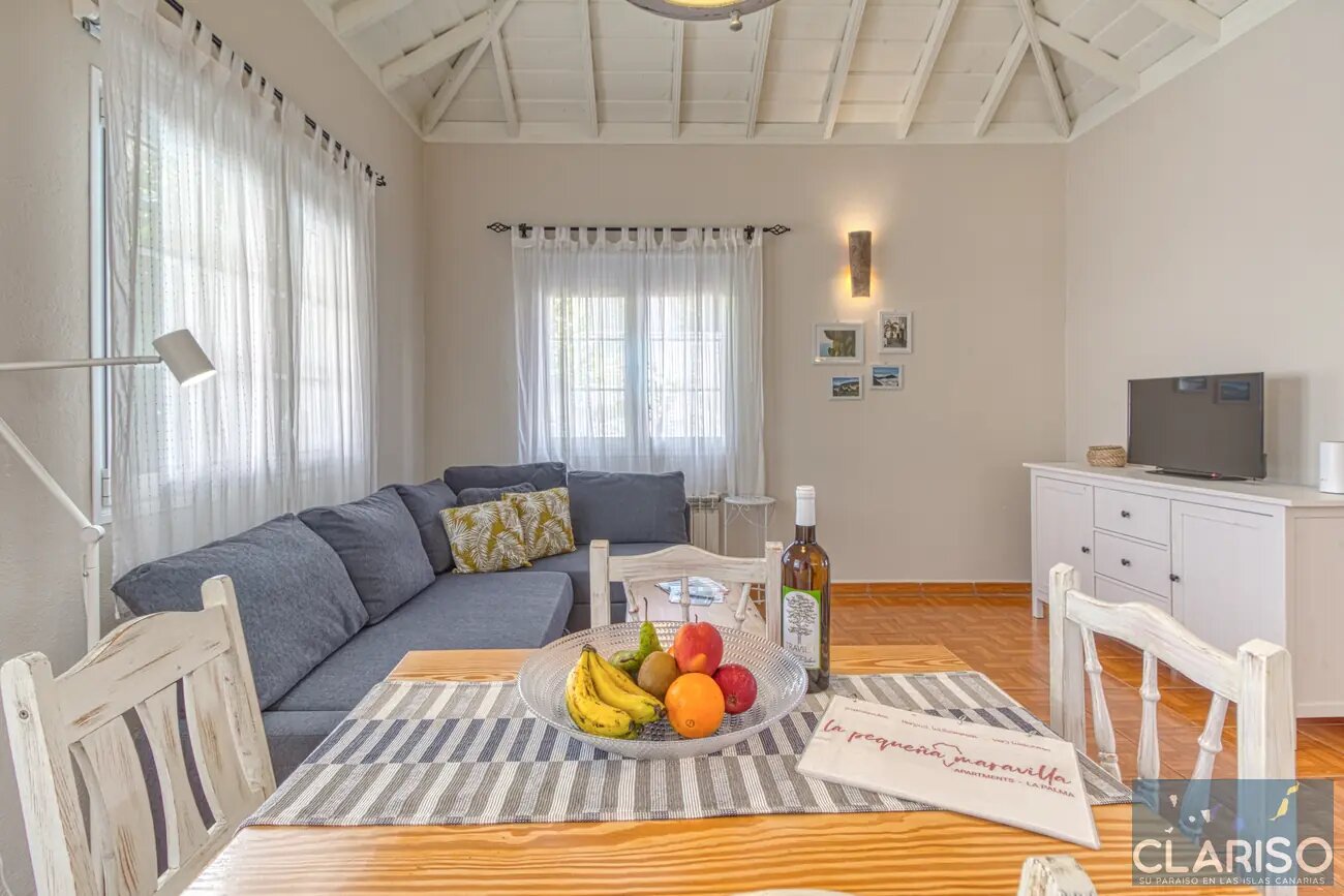Casa Estrelicia: Apartment mit weißer kanarischer Holzdecke und Gemeinschaftspool in El Paso auf La Palma