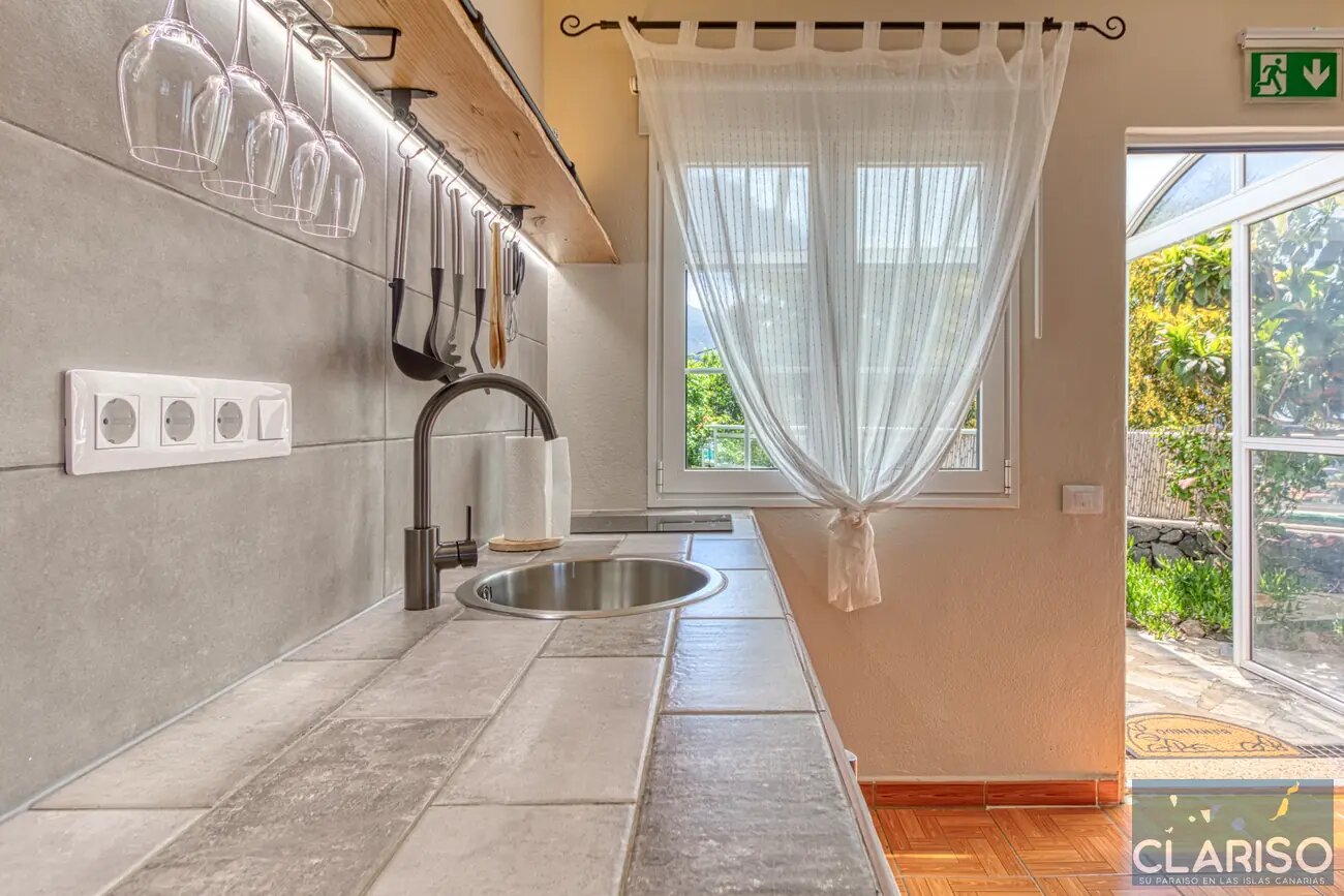 Casa Palmera El Paso: Apartment mit Vulkanblick von der überdachten Terrasse in La Pequeña Maravilla auf La Palma