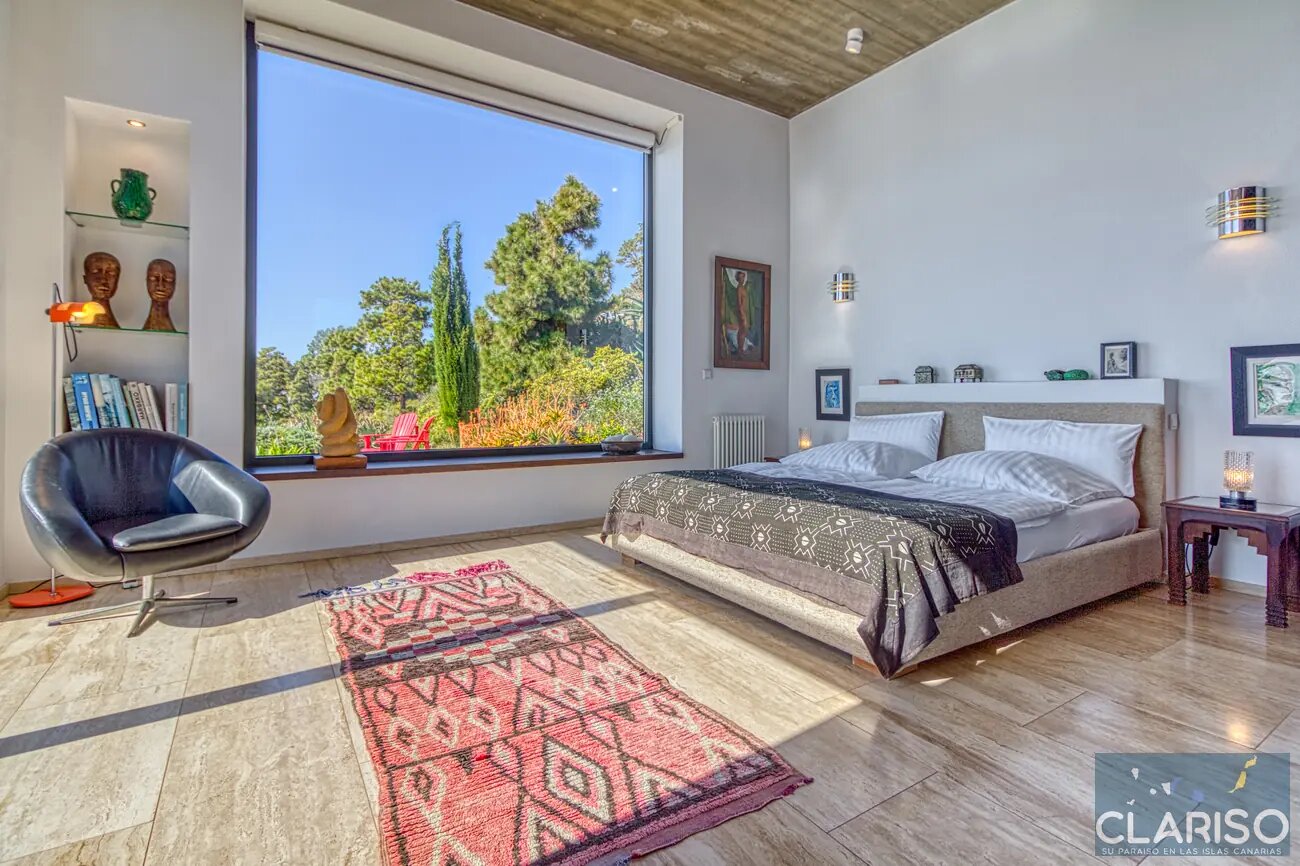 Villa Infinite Place: Bauhaus-Villa mit 3,70 m Sichtbetondecken und solargeheiztem Pool in Puntagorda auf La Palma