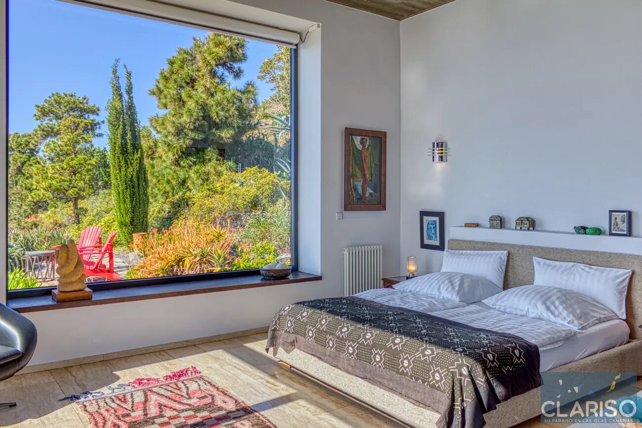 Villa Infinite Place: Bauhaus-Villa mit 3,70 m Sichtbetondecken und solargeheiztem Pool in Puntagorda auf La Palma