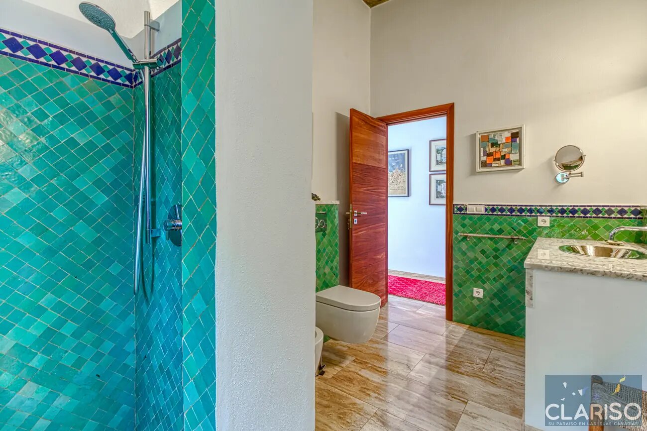 Villa Infinite Place: Bauhaus-Villa mit 3,70 m Sichtbetondecken und solargeheiztem Pool in Puntagorda auf La Palma