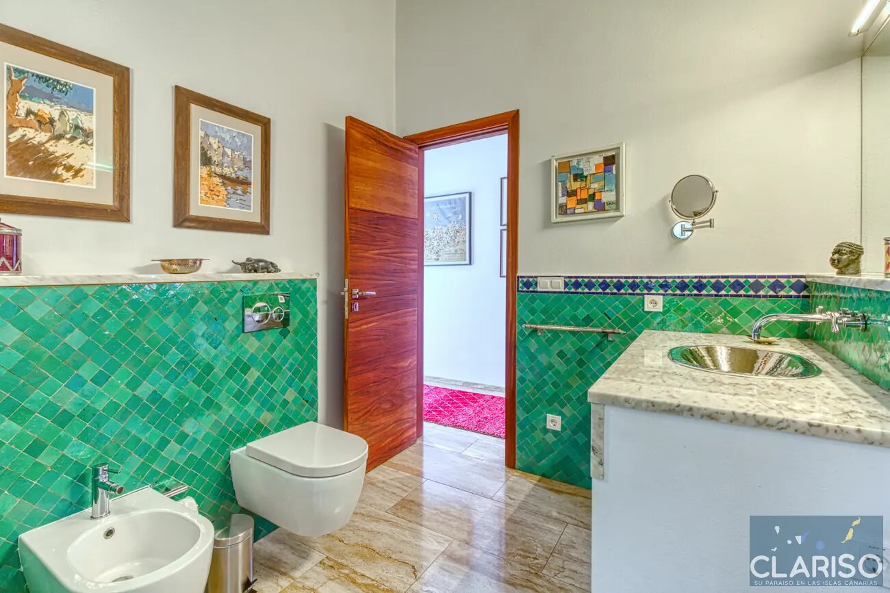 Villa Infinite Place: Bauhaus-Villa mit 3,70 m Sichtbetondecken und solargeheiztem Pool in Puntagorda auf La Palma