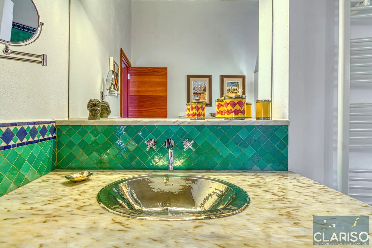 Villa Infinite Place: Bauhaus-Villa mit 3,70 m Sichtbetondecken und solargeheiztem Pool in Puntagorda auf La Palma