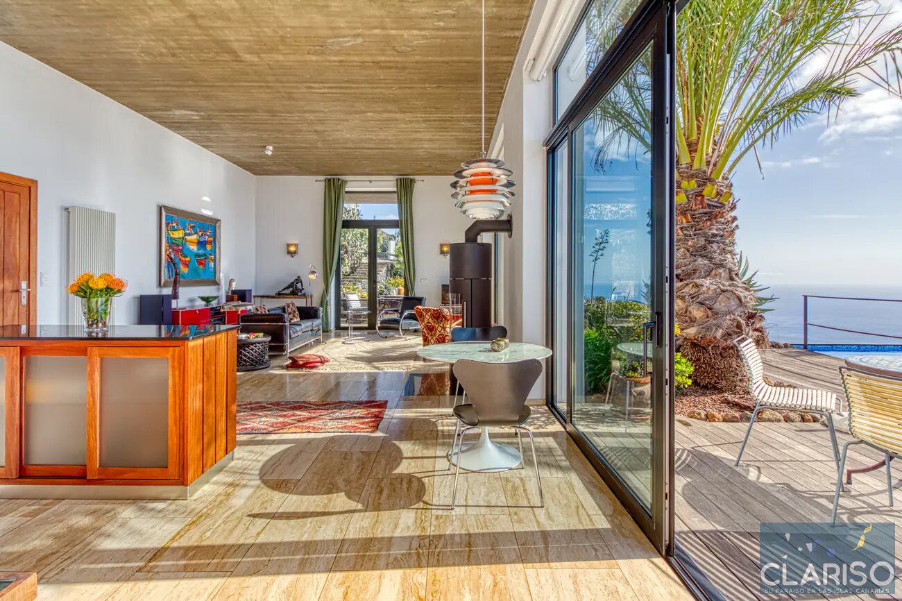 Villa Infinite Place: Bauhaus-Villa mit 3,70 m Sichtbetondecken und solargeheiztem Pool in Puntagorda auf La Palma