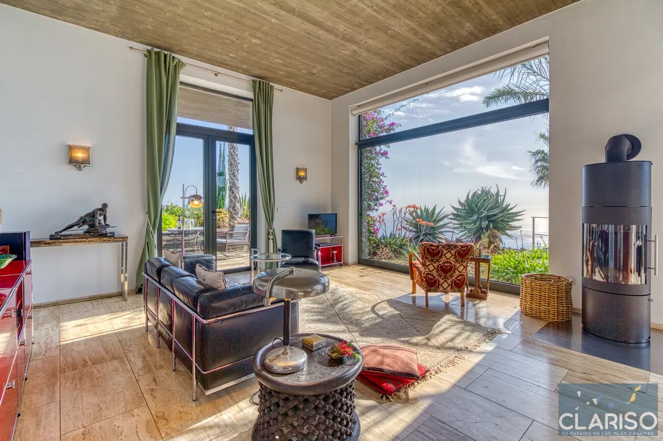 Villa Infinite Place: Bauhaus-Villa mit 3,70 m Sichtbetondecken und solargeheiztem Pool in Puntagorda auf La Palma