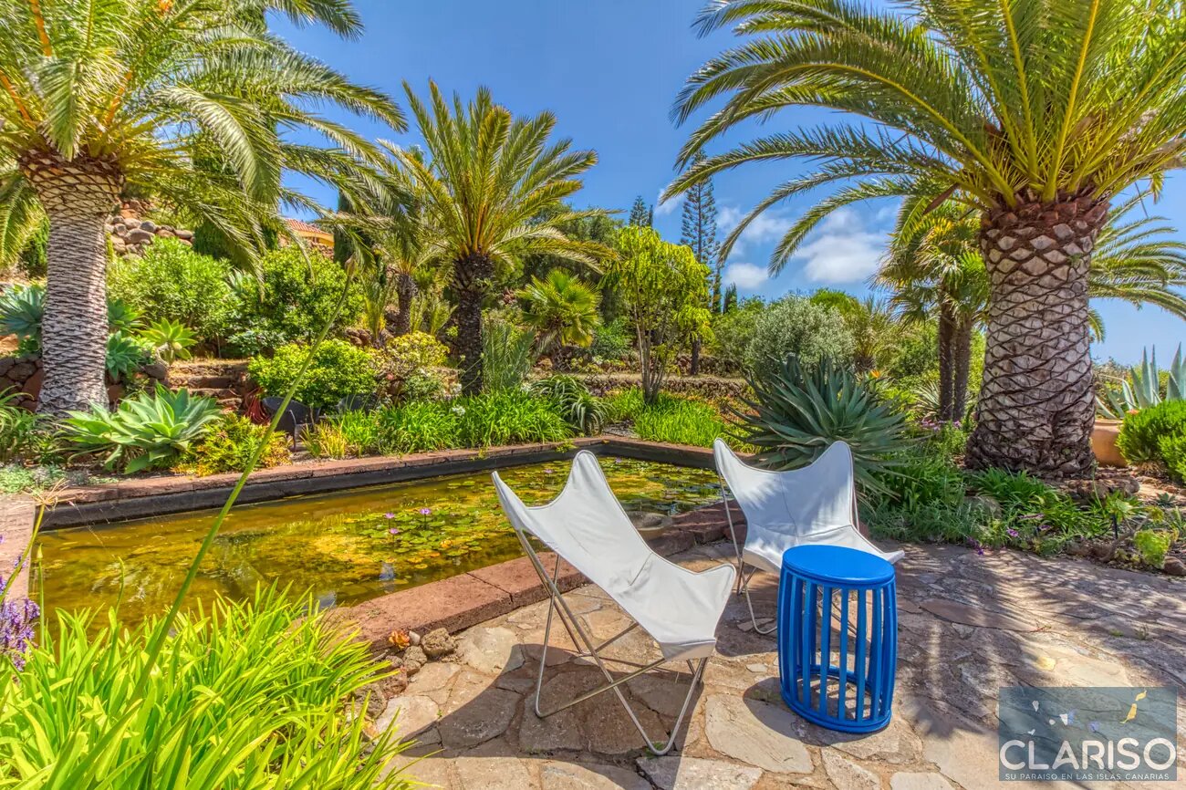 Villa Botanico: Exklusives Herrenhaus mit Skulpturen, Gartenteich und inklusive Pool auf 20.000 m² in Puntagorda auf La Palma