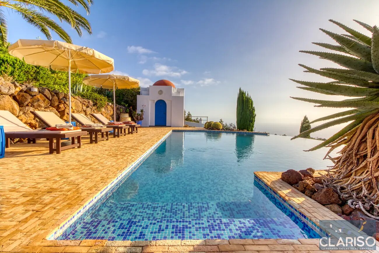 Villa Botanico: Exklusives Herrenhaus mit Skulpturen, Gartenteich und inklusive Pool auf 20.000 m² in Puntagorda auf La Palma