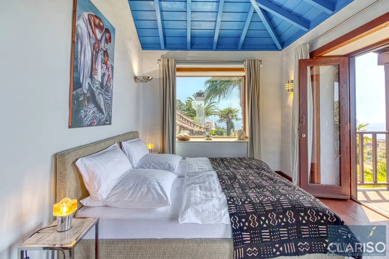 Villa Botanico: Exklusives Herrenhaus mit Skulpturen, Gartenteich und inklusive Pool auf 20.000 m² in Puntagorda auf La Palma