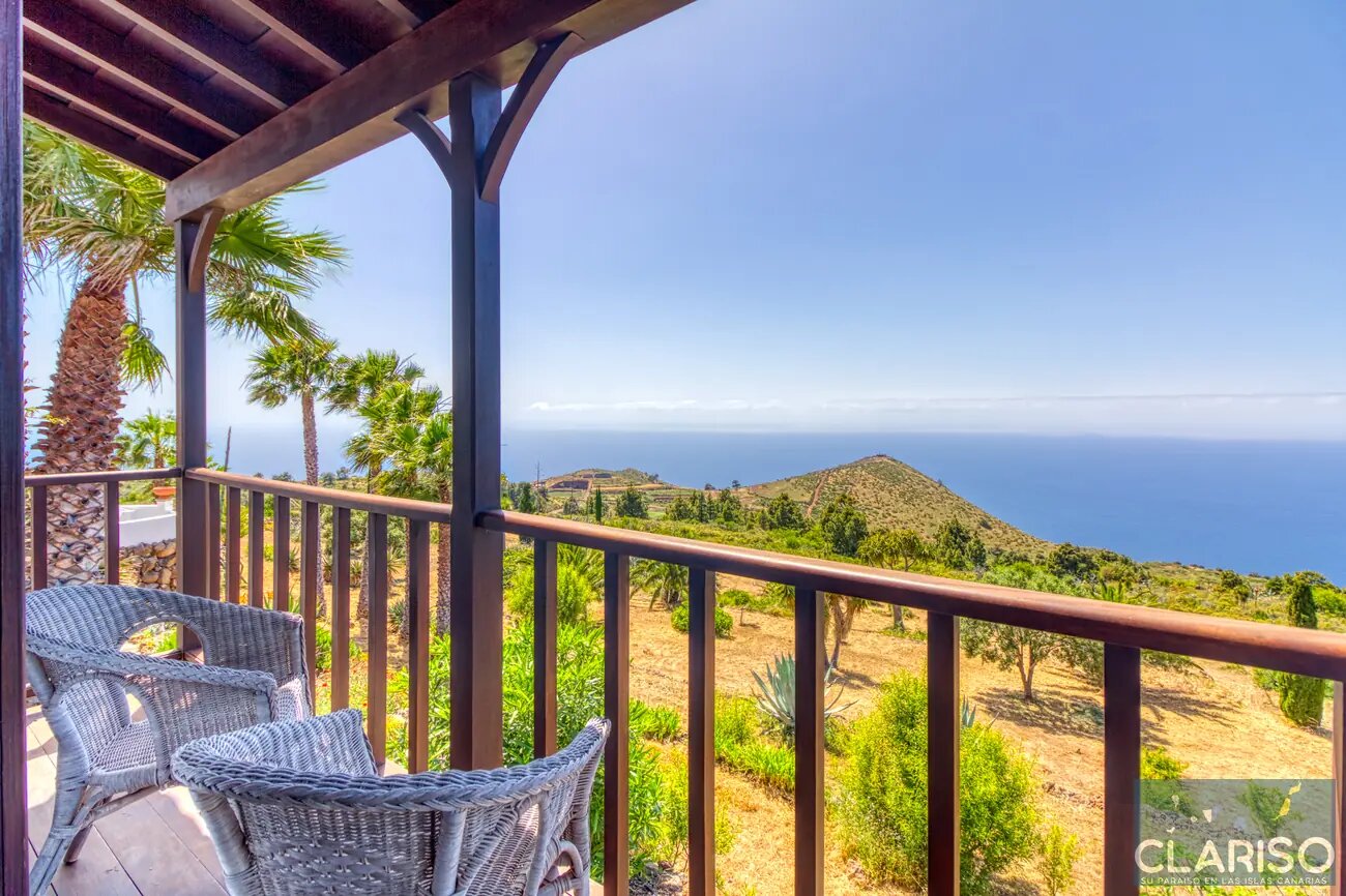 Villa Botanico: Exklusives Herrenhaus mit Skulpturen, Gartenteich und inklusive Pool auf 20.000 m² in Puntagorda auf La Palma
