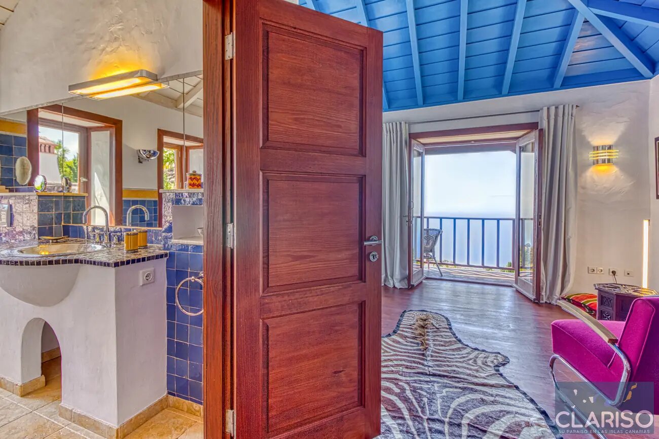 Villa Botanico: Exklusives Herrenhaus mit Skulpturen, Gartenteich und inklusive Pool auf 20.000 m² in Puntagorda auf La Palma