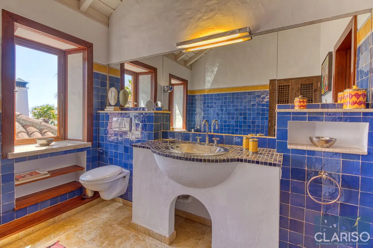 Villa Botanico: Exklusives Herrenhaus mit Skulpturen, Gartenteich und inklusive Pool auf 20.000 m² in Puntagorda auf La Palma