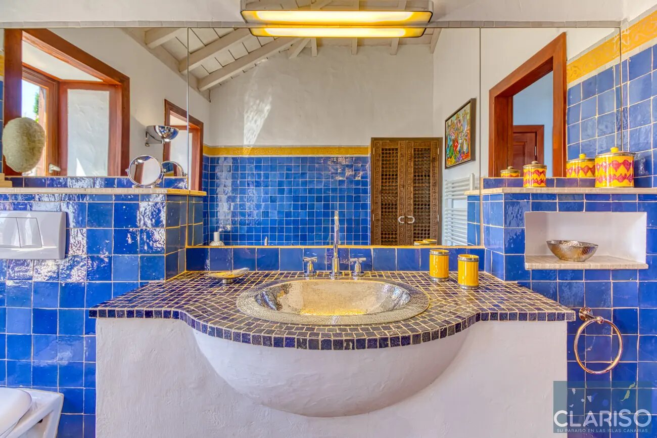 Villa Botanico: Exklusives Herrenhaus mit Skulpturen, Gartenteich und inklusive Pool auf 20.000 m² in Puntagorda auf La Palma