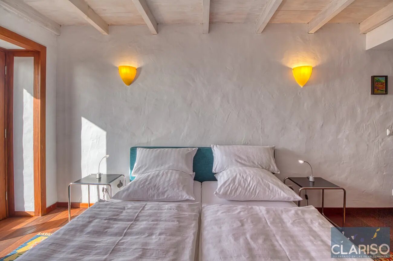 Villa Botanico: Exklusives Herrenhaus mit Skulpturen, Gartenteich und inklusive Pool auf 20.000 m² in Puntagorda auf La Palma