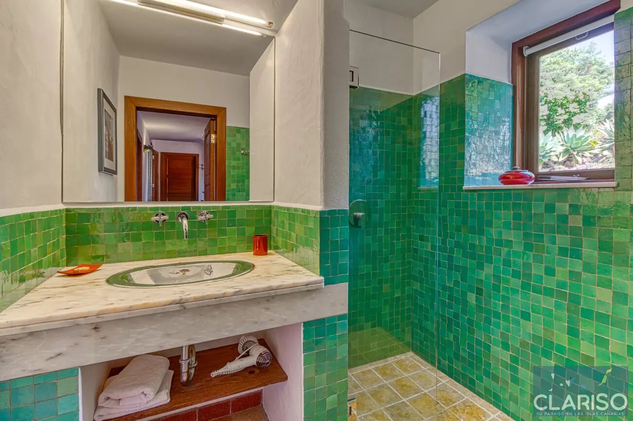 Villa Botanico: Exklusives Herrenhaus mit Skulpturen, Gartenteich und inklusive Pool auf 20.000 m² in Puntagorda auf La Palma