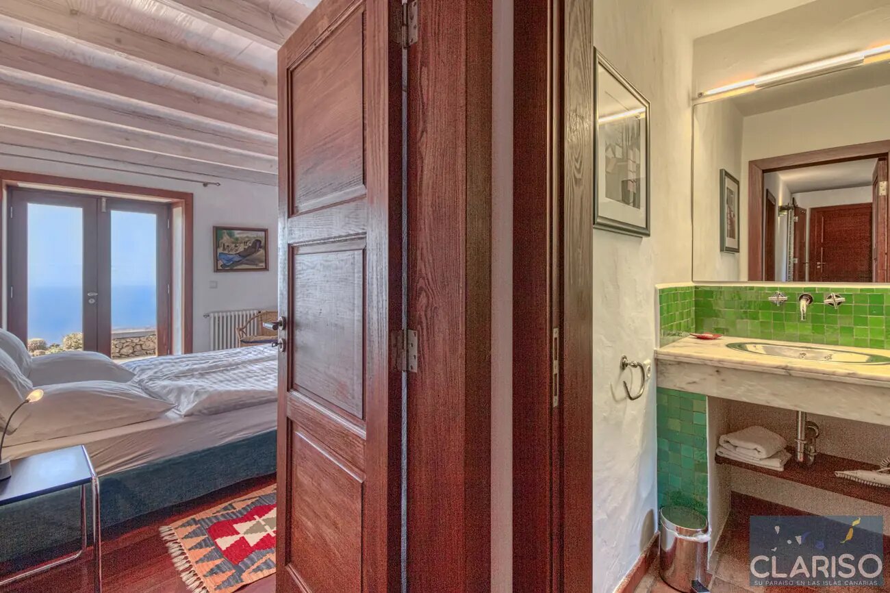 Villa Botanico: Exklusives Herrenhaus mit Skulpturen, Gartenteich und inklusive Pool auf 20.000 m² in Puntagorda auf La Palma