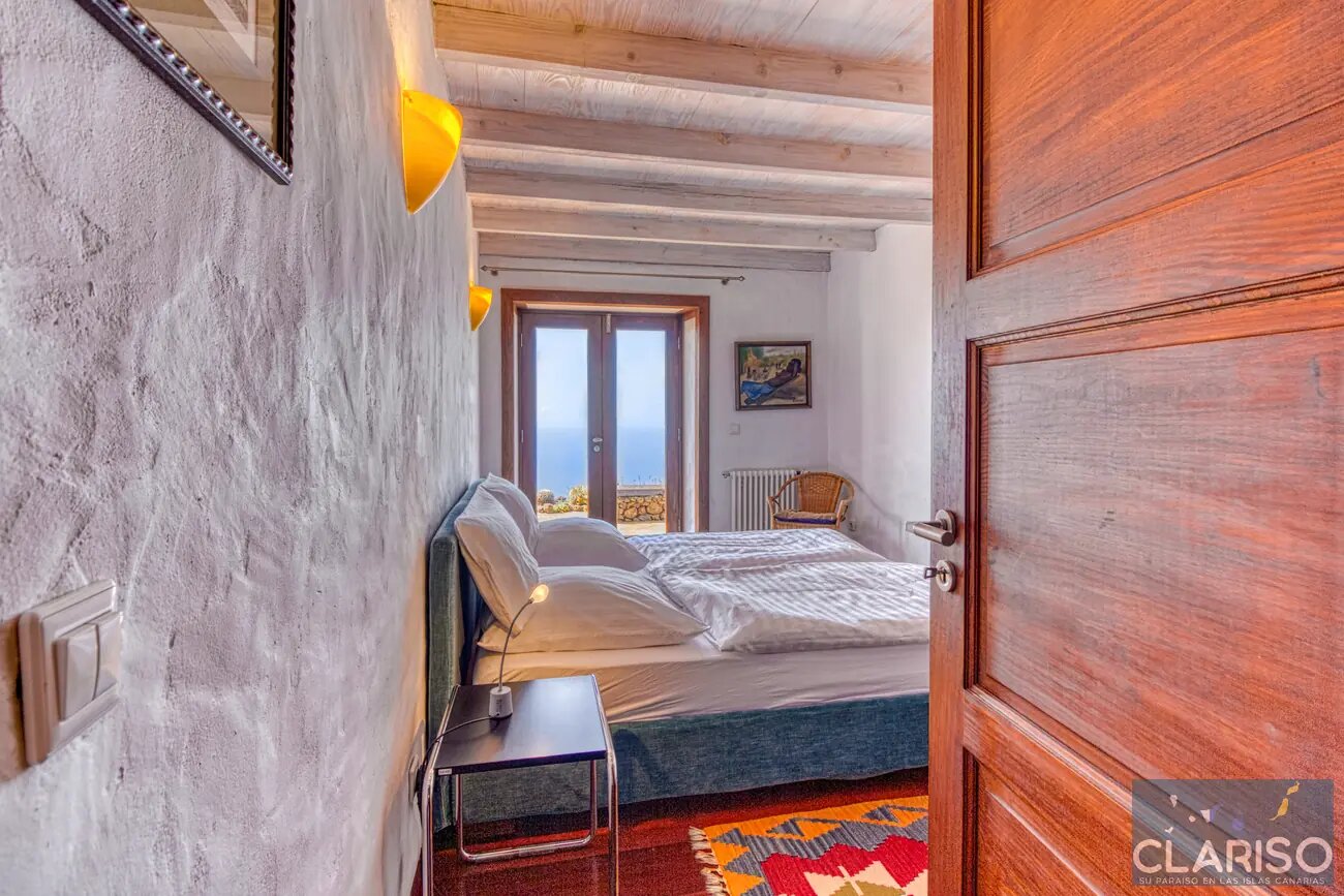 Villa Botanico: Exklusives Herrenhaus mit Skulpturen, Gartenteich und inklusive Pool auf 20.000 m² in Puntagorda auf La Palma