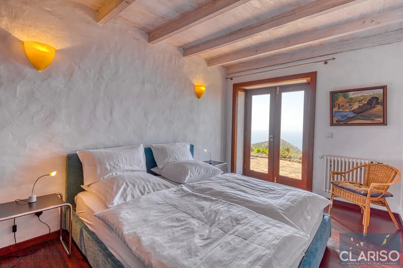Villa Botanico: Exklusives Herrenhaus mit Skulpturen, Gartenteich und inklusive Pool auf 20.000 m² in Puntagorda auf La Palma