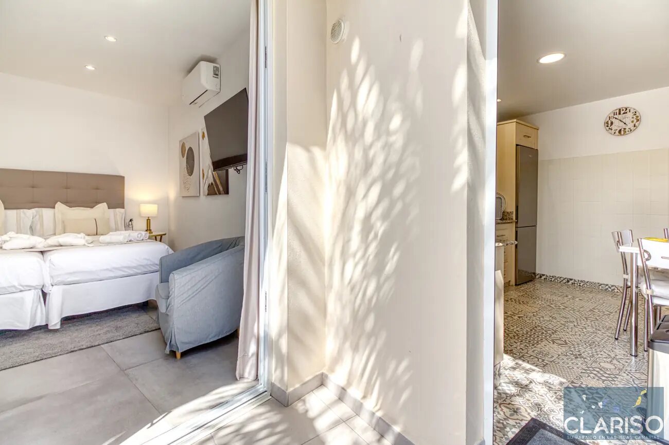 Bayton House: Renoviertes Stadthaus mit tropischem Garten und Pool in Los Llanos de Aridane auf La Palma