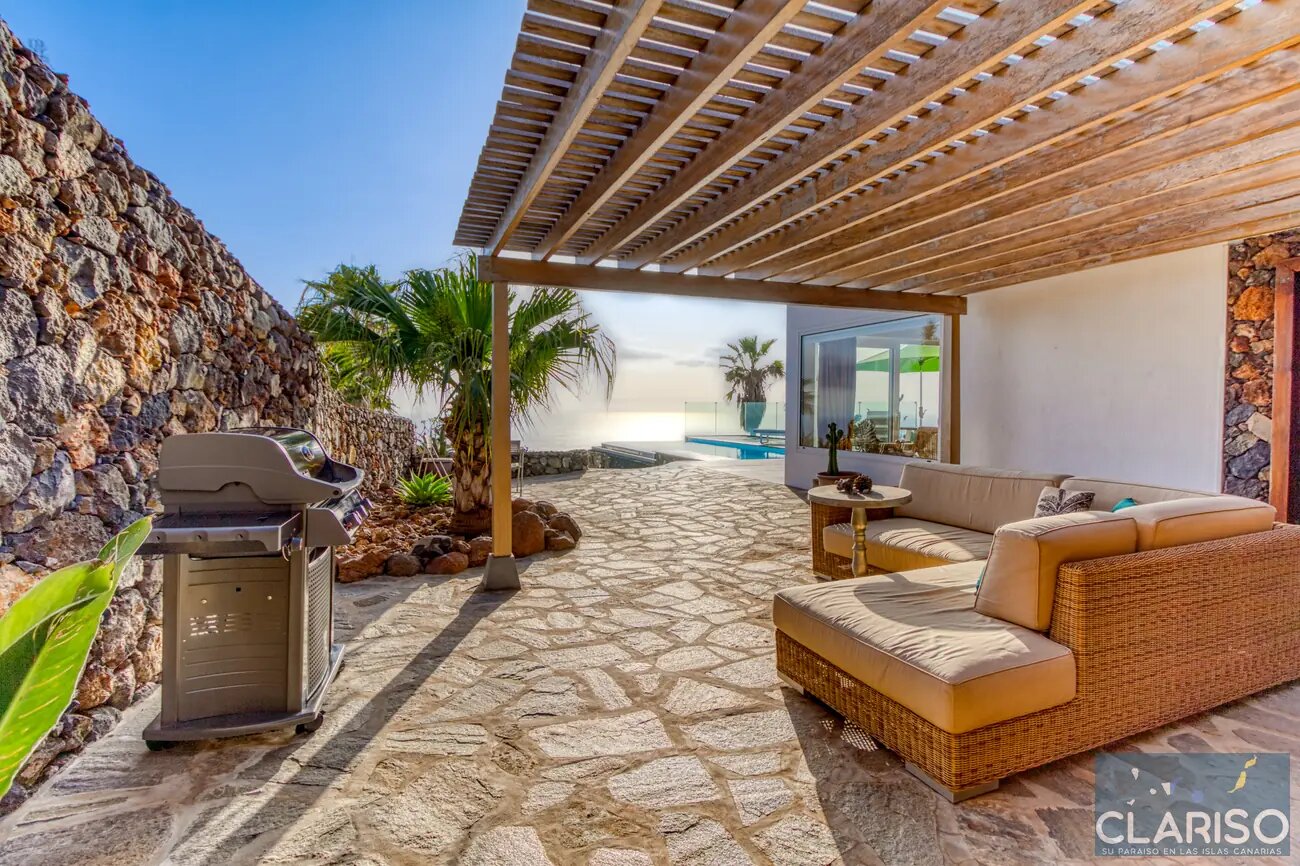 Villa Perla del Mar: Luxusvilla mit Fußbodenheizung und Infinity-Salzwasserpool an der Steilküste von Puntagorda auf La Palma