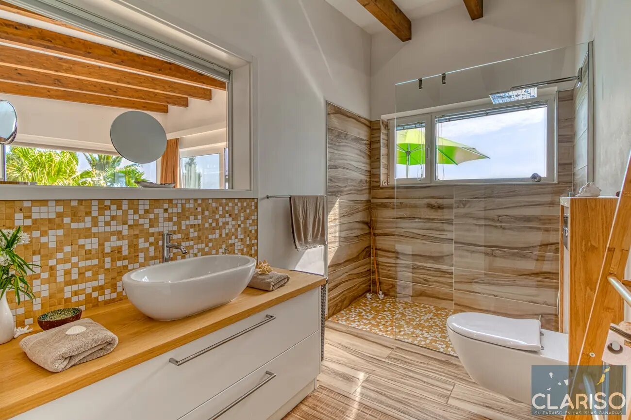 Villa Perla del Mar: Luxusvilla mit Fußbodenheizung und Infinity-Salzwasserpool an der Steilküste von Puntagorda auf La Palma