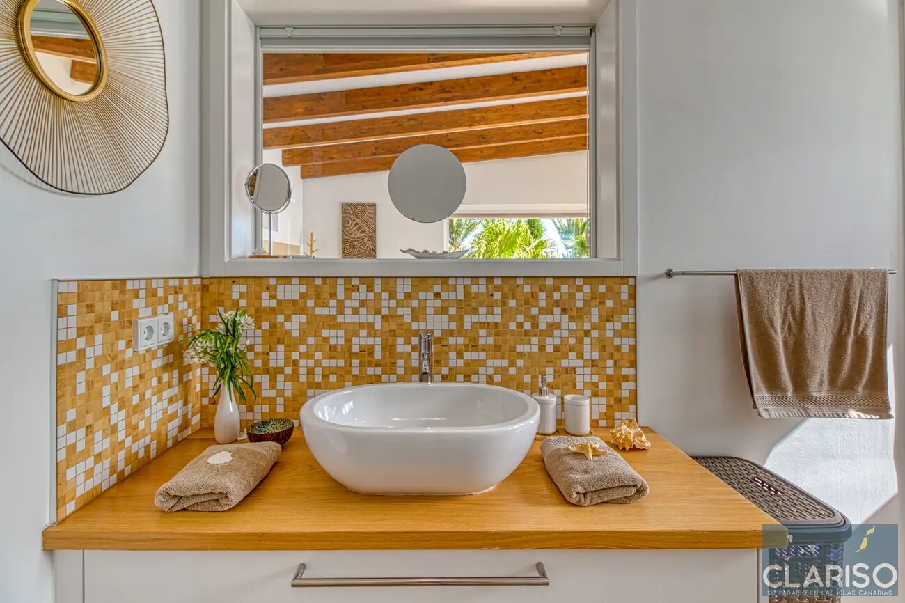 Villa Perla del Mar: Luxusvilla mit Fußbodenheizung und Infinity-Salzwasserpool an der Steilküste von Puntagorda auf La Palma