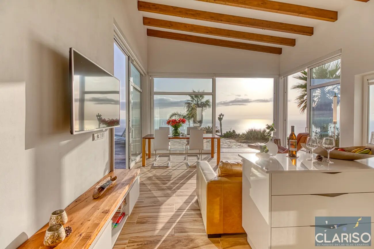 Villa Perla del Mar: Luxusvilla mit Fußbodenheizung und Infinity-Salzwasserpool an der Steilküste von Puntagorda auf La Palma