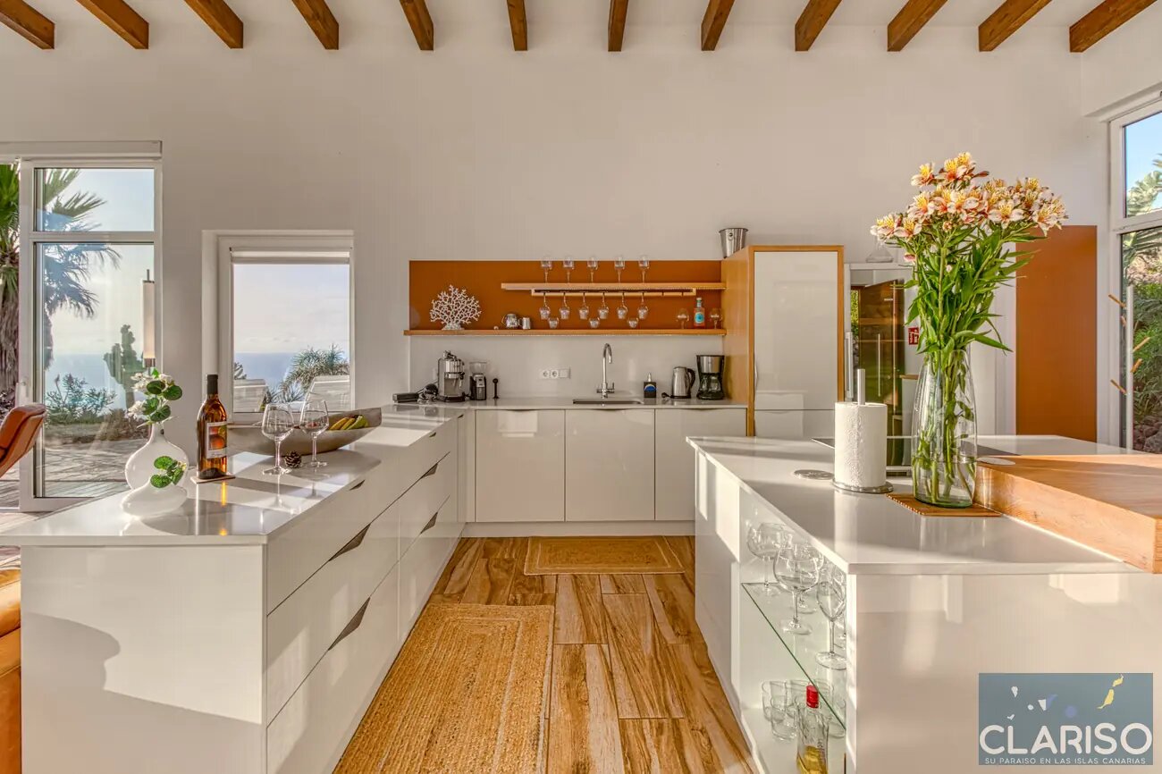 Villa Perla del Mar: Luxusvilla mit Fußbodenheizung und Infinity-Salzwasserpool an der Steilküste von Puntagorda auf La Palma