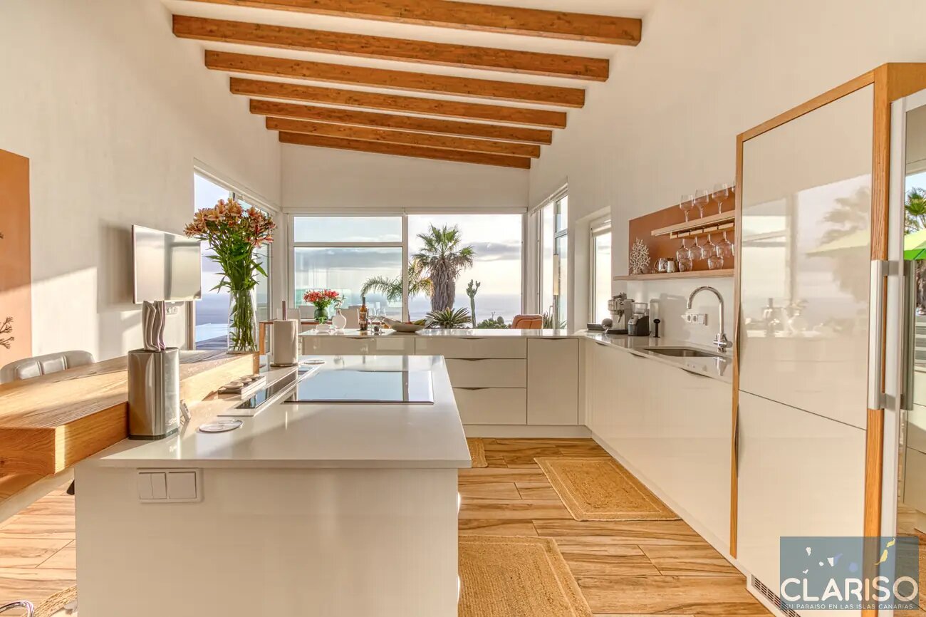 Villa Perla del Mar: Luxusvilla mit Fußbodenheizung und Infinity-Salzwasserpool an der Steilküste von Puntagorda auf La Palma
