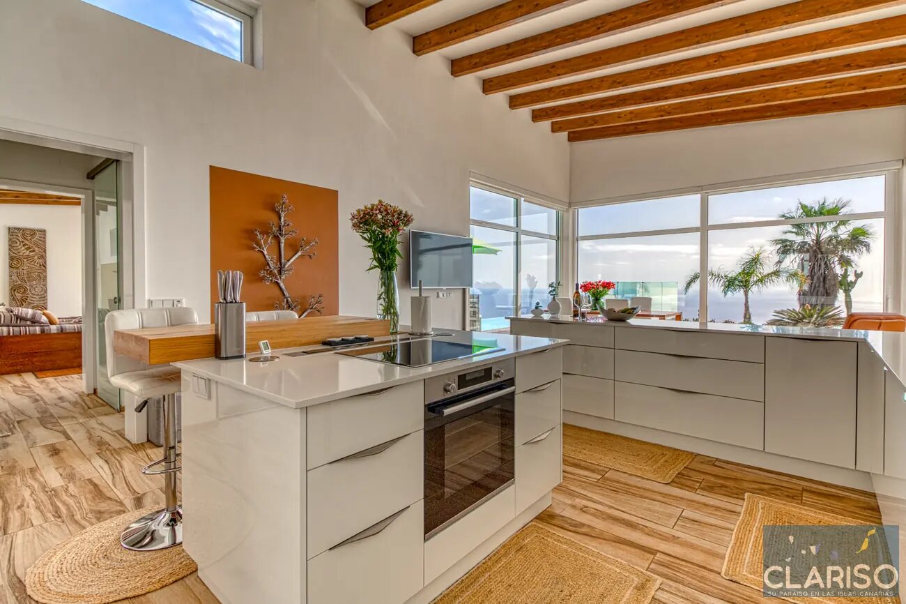 Villa Perla del Mar: Luxusvilla mit Fußbodenheizung und Infinity-Salzwasserpool an der Steilküste von Puntagorda auf La Palma
