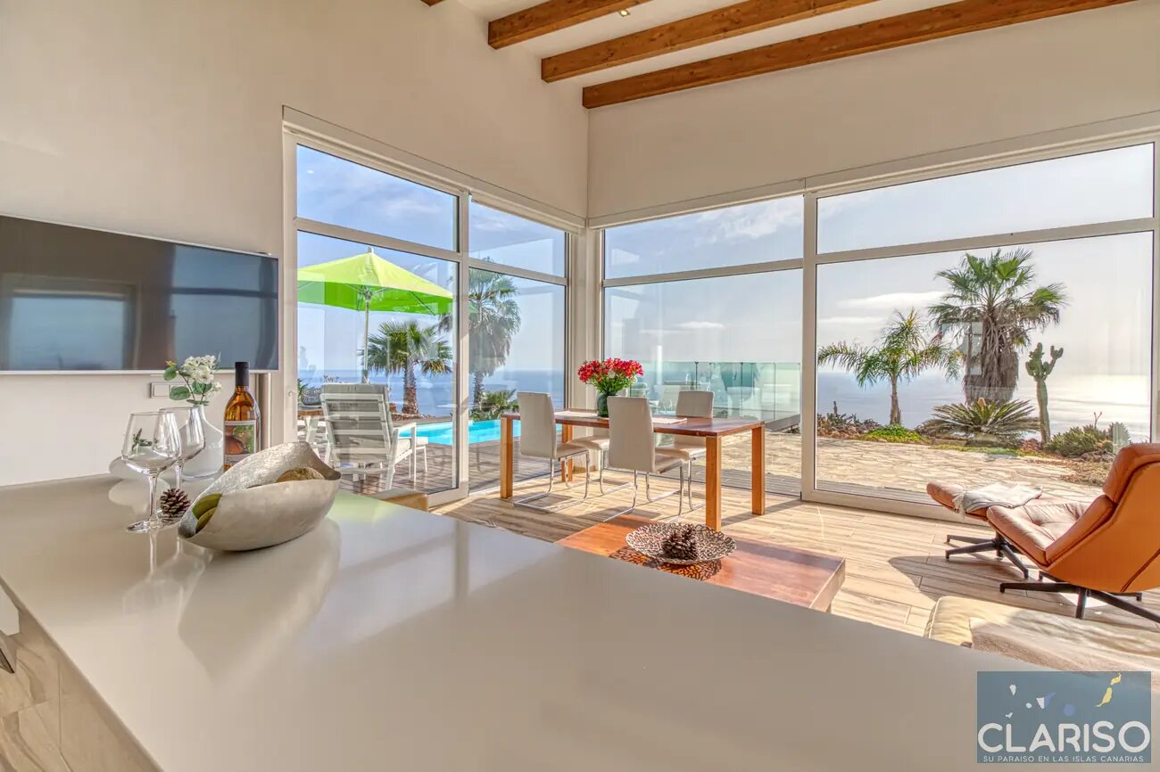 Villa Perla del Mar: Luxusvilla mit Fußbodenheizung und Infinity-Salzwasserpool an der Steilküste von Puntagorda auf La Palma