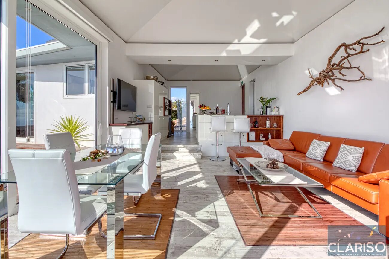 Villa Pura Vida: Architektenvilla mit Chillout-Schaukelstuhl und Infinity-Salzwasserpool auf Felsvorsprung in Puntagorda auf La Palma