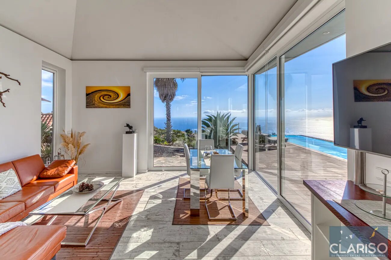 Villa Pura Vida: Architektenvilla mit Chillout-Schaukelstuhl und Infinity-Salzwasserpool auf Felsvorsprung in Puntagorda auf La Palma
