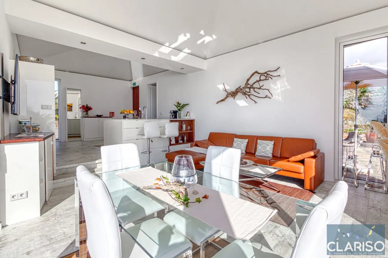 Villa Pura Vida: Architektenvilla mit Chillout-Schaukelstuhl und Infinity-Salzwasserpool auf Felsvorsprung in Puntagorda auf La Palma