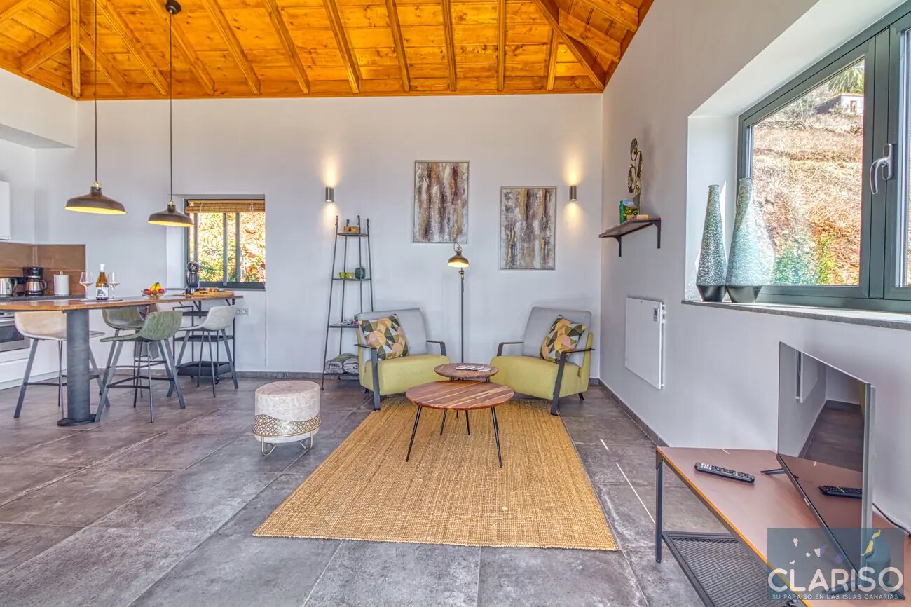 Casa Afuera: Modernes Ferienhaus mit solargeheiztem Infinity-Pool auf garantierten 24–28 °C in Tijarafe auf La Palma