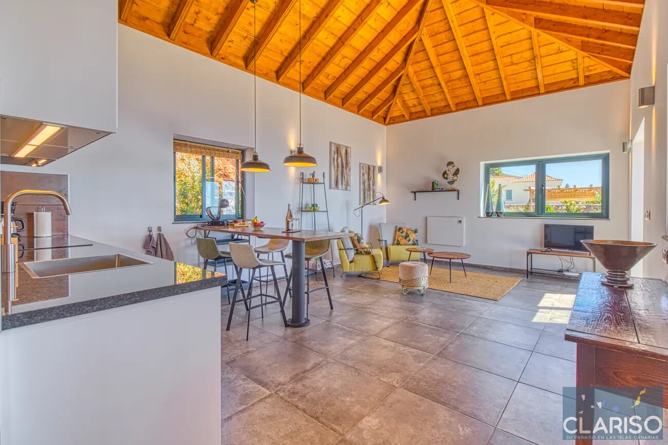 Casa Afuera: Modernes Ferienhaus mit solargeheiztem Infinity-Pool auf garantierten 24–28 °C in Tijarafe auf La Palma