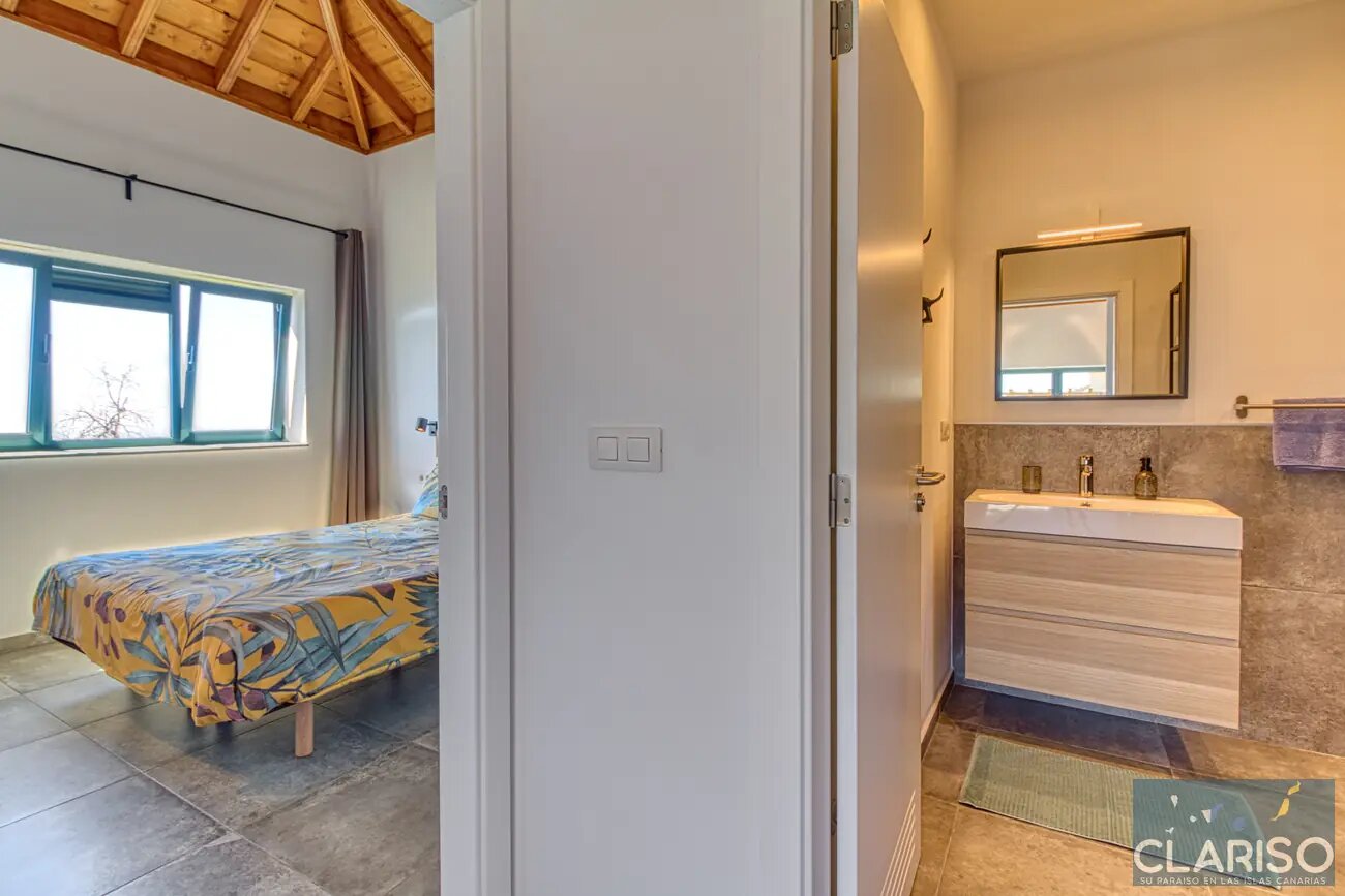 Casa Afuera: Modernes Ferienhaus mit solargeheiztem Infinity-Pool auf garantierten 24–28 °C in Tijarafe auf La Palma