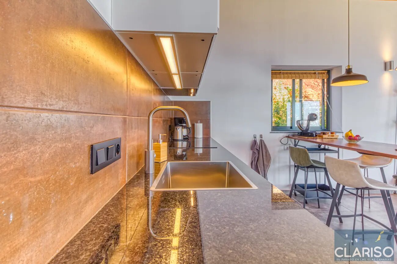 Casa Afuera: Modernes Ferienhaus mit solargeheiztem Infinity-Pool auf garantierten 24–28 °C in Tijarafe auf La Palma