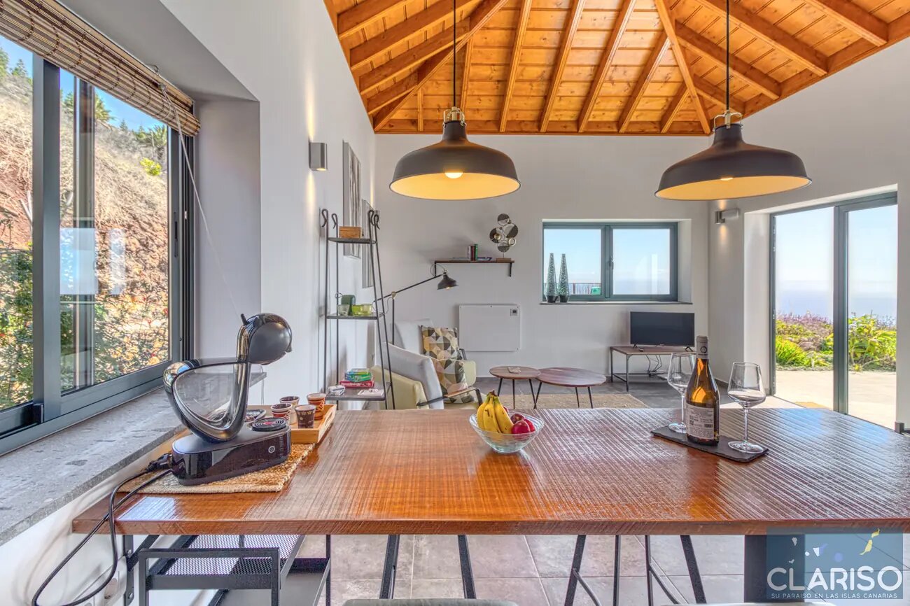 Casa Afuera: Modernes Ferienhaus mit solargeheiztem Infinity-Pool auf garantierten 24–28 °C in Tijarafe auf La Palma