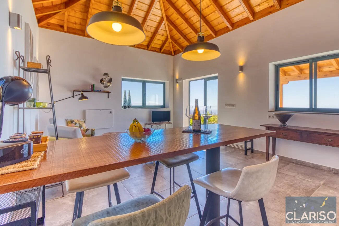 Casa Afuera: Modernes Ferienhaus mit solargeheiztem Infinity-Pool auf garantierten 24–28 °C in Tijarafe auf La Palma