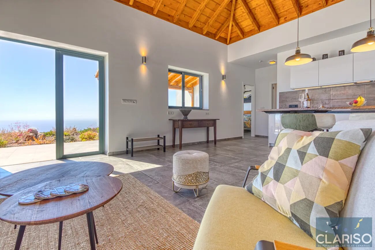 Casa Afuera: Modernes Ferienhaus mit solargeheiztem Infinity-Pool auf garantierten 24–28 °C in Tijarafe auf La Palma