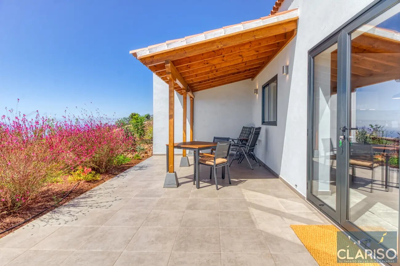 Casa Afuera: Modernes Ferienhaus mit solargeheiztem Infinity-Pool auf garantierten 24–28 °C in Tijarafe auf La Palma