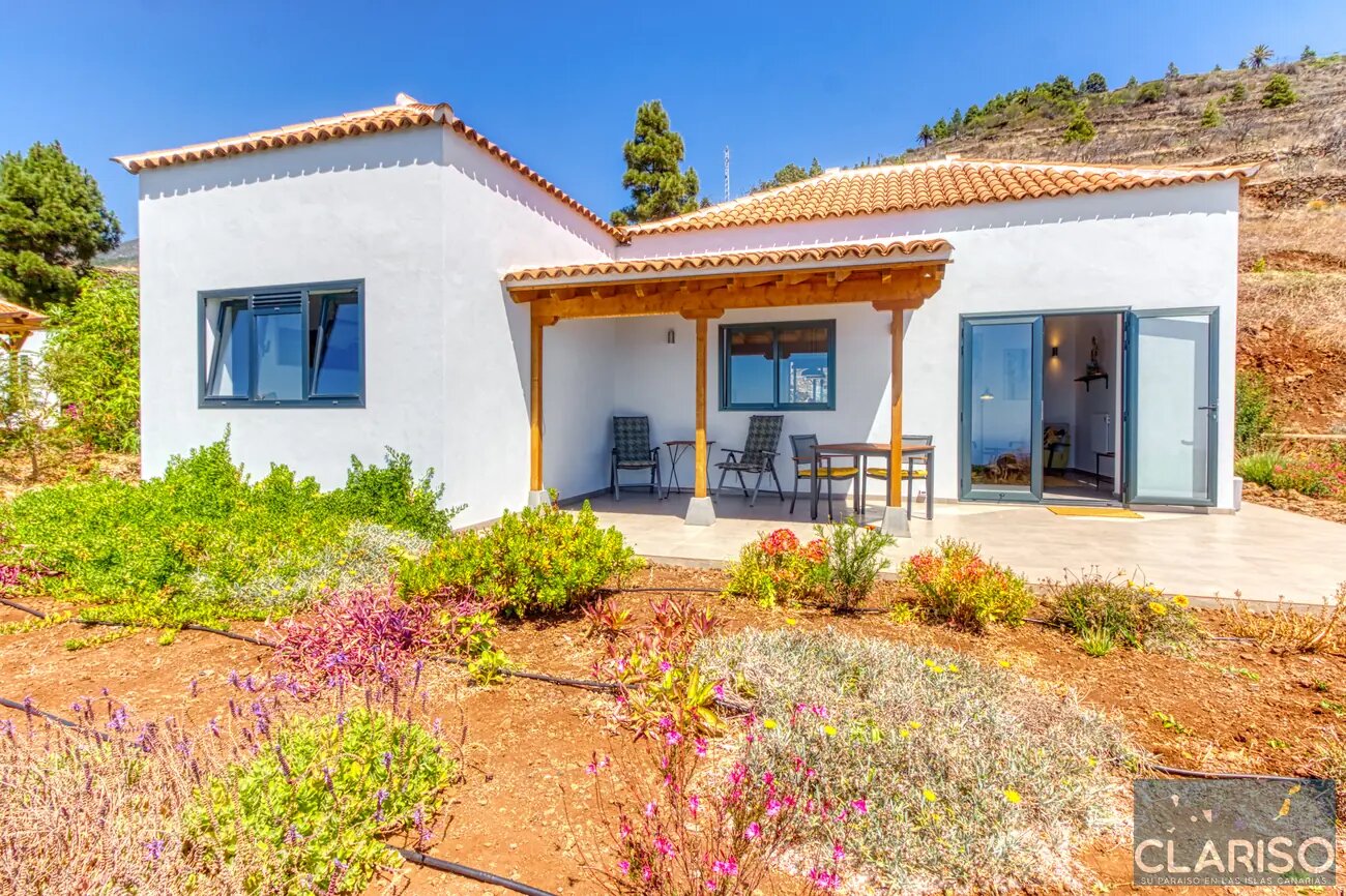 Casa Afuera: Modernes Ferienhaus mit solargeheiztem Infinity-Pool auf garantierten 24–28 °C in Tijarafe auf La Palma