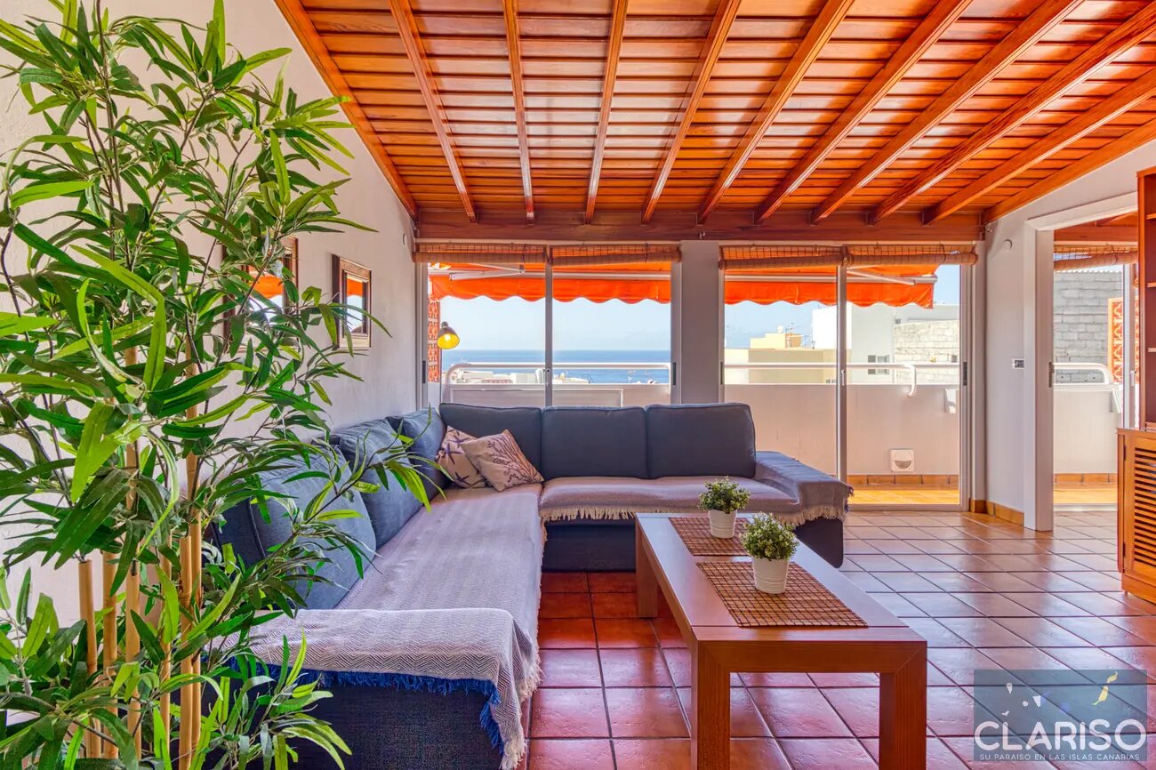 Atico Lua: Dachwohnung im 4. Stock mit zwei Terrassen und Meerblick in Puerto Naos auf La Palma