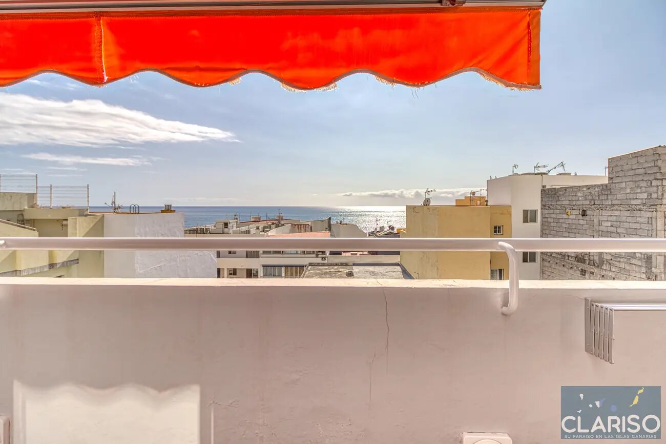 Atico Lua: Dachwohnung im 4. Stock mit zwei Terrassen und Meerblick in Puerto Naos auf La Palma