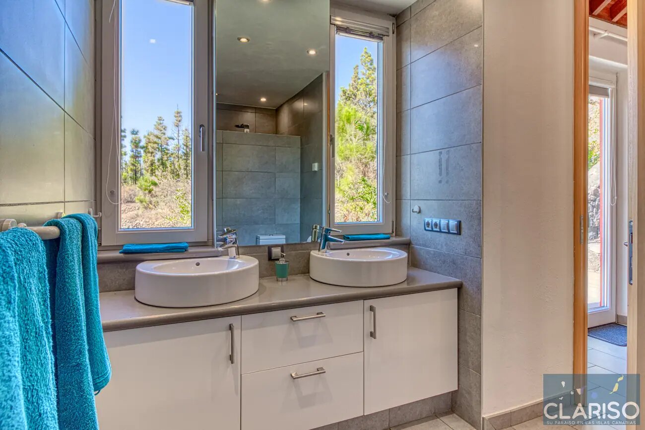 Villa Atlántico: Großzügige Ferienvilla mit inklusive Pool, Sauna mit Ruheraum und Caldeira-Blick in Tijarafe auf La Palma