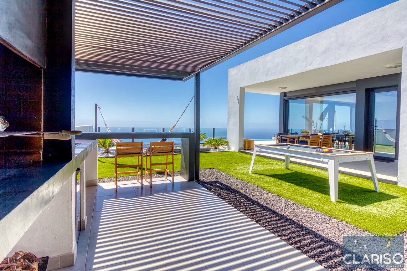 Villa Piccola Stella: Bauhaus-Villa mit inklusive Solarpool und Billardtisch auf dem Weg zur Piratenbucht in Tijarafe auf La Palma