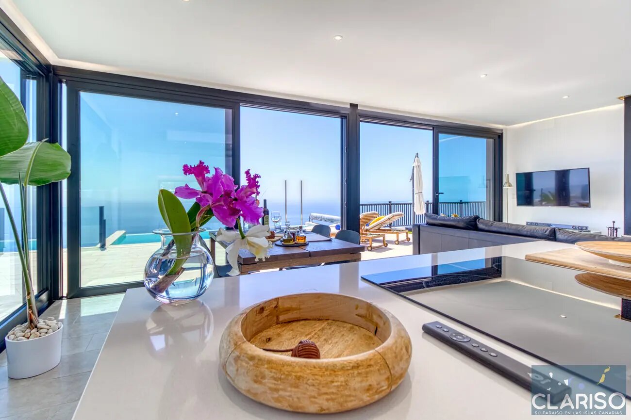 Villa Piccola Stella: Bauhaus-Villa mit inklusive Solarpool und Billardtisch auf dem Weg zur Piratenbucht in Tijarafe auf La Palma