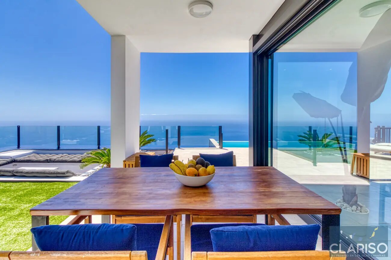 Villa Piccola Stella: Bauhaus-Villa mit inklusive Solarpool und Billardtisch auf dem Weg zur Piratenbucht in Tijarafe auf La Palma