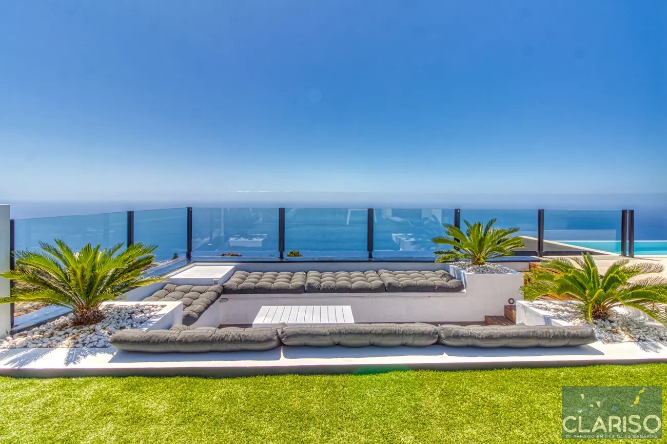 Villa Piccola Stella: Bauhaus-Villa mit inklusive Solarpool und Billardtisch auf dem Weg zur Piratenbucht in Tijarafe auf La Palma